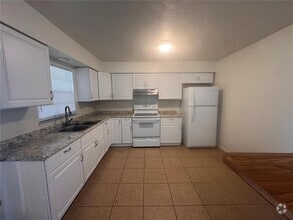 Building Photo - 21362 Anderson Rd