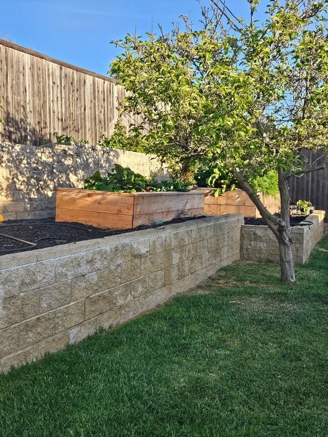 Foto del edificio - 1215 Royal Oak Rd