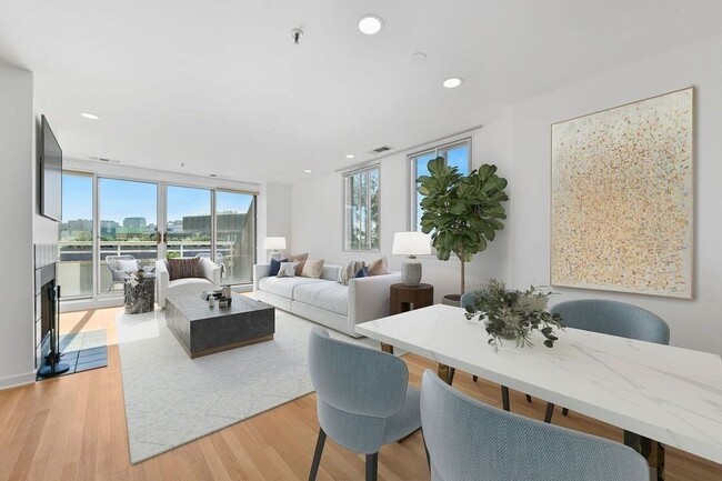 Building Photo - 4 Canal Park