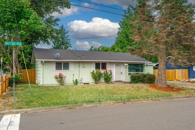 Building Photo - 601 25th St SE