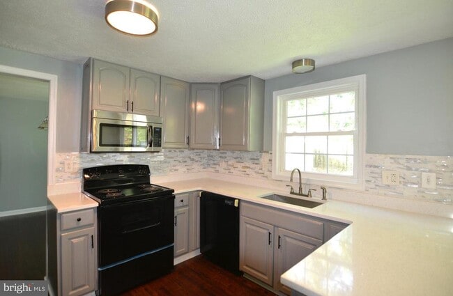 Building Photo - 17312 Amity Dr