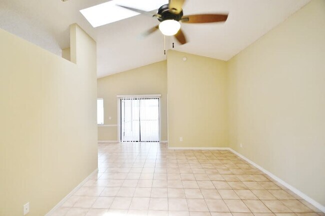 Foto del edificio - 4311 Kipling Ave