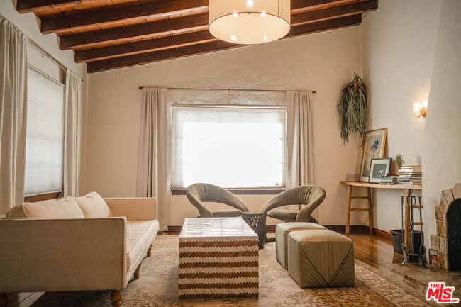 Foto del edificio - 6101 S Mansfield Ave