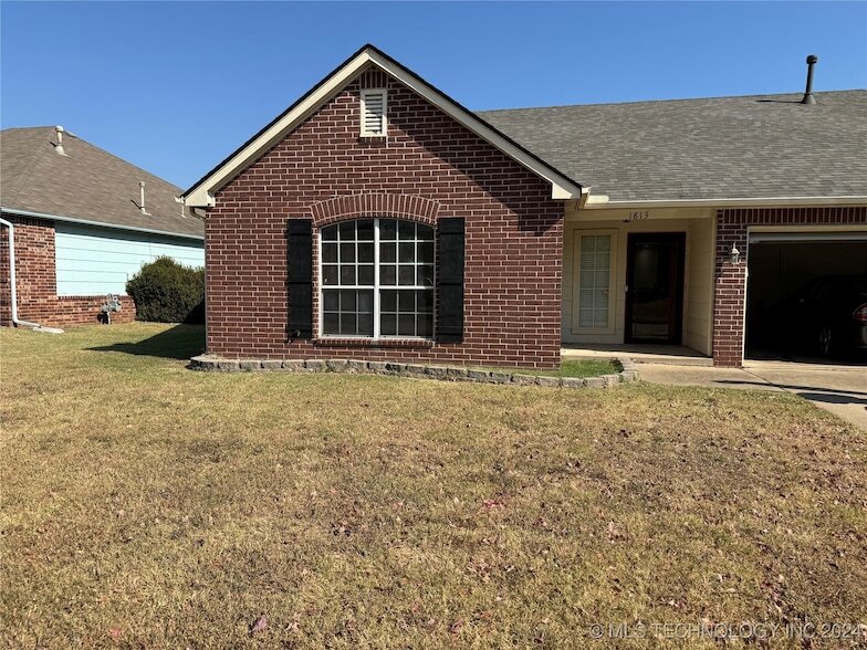 1813 S Maple Ave, Broken Arrow, OK 74012 House Rental in Broken Arrow