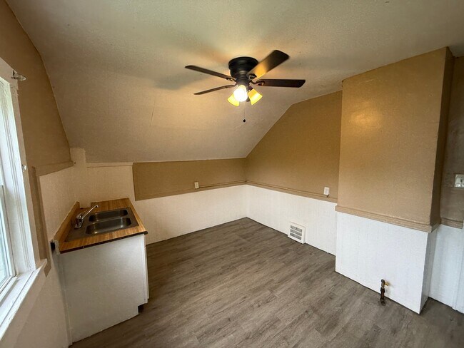 Foto del edificio - 522 W 23rd St