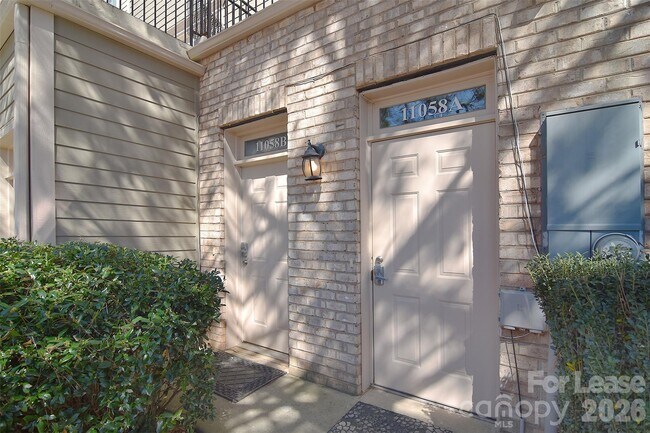 Foto del edificio - 11058 Cedar Walk Lane