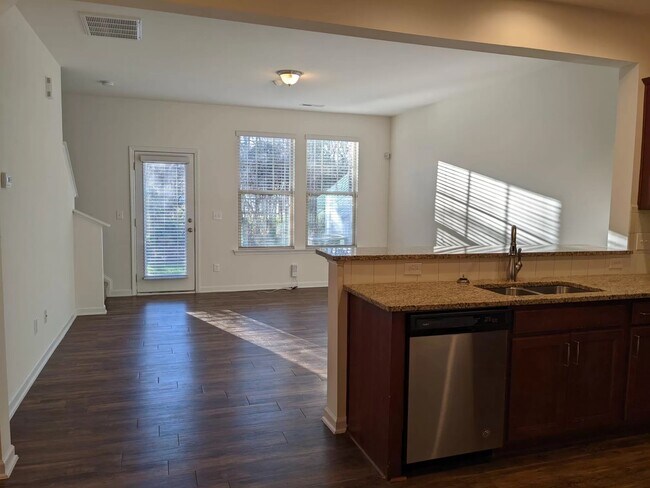 Foto del edificio - 3018 Haskell Dr