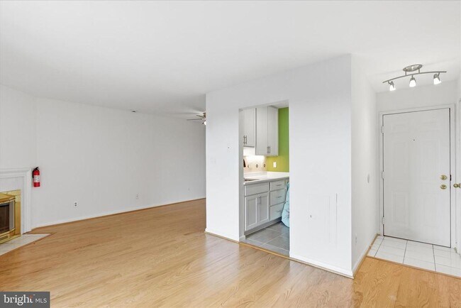 Foto del edificio - 3217 Wisconsin Ave NW