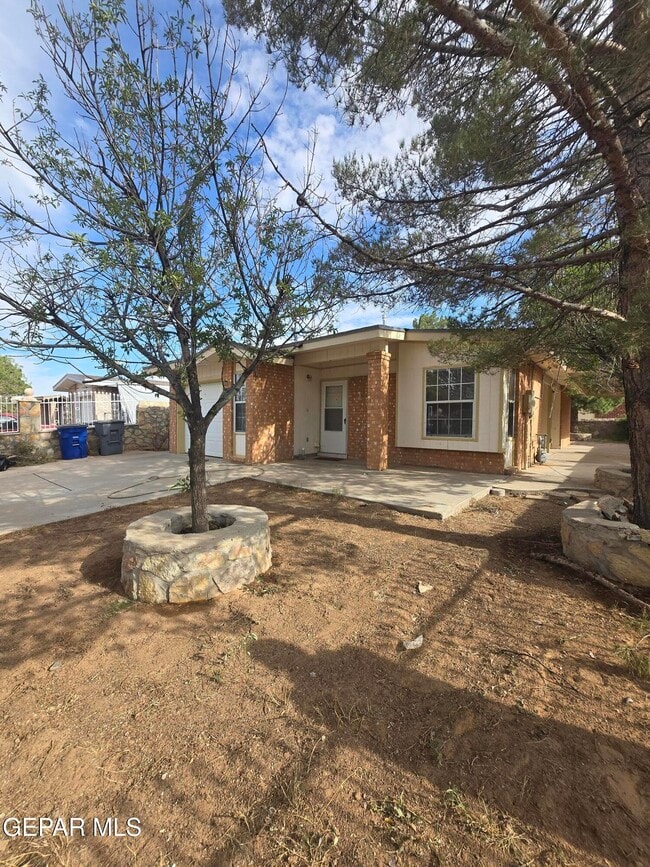Building Photo - 6230 Arch Bridge Dr