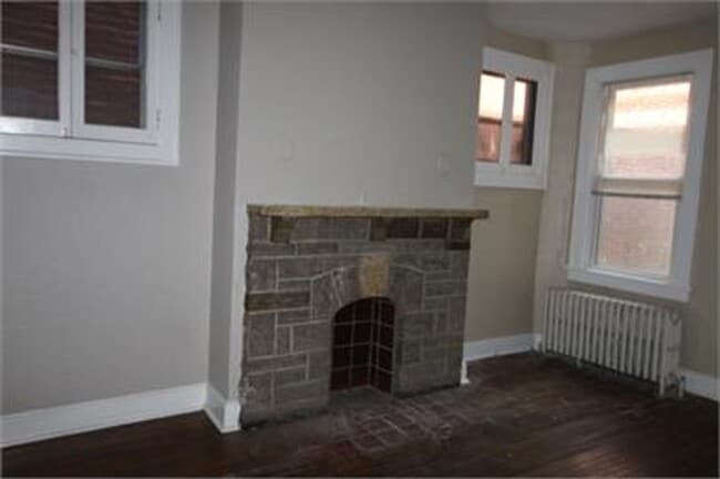 Foto del edificio - Beautiful Townhome on Quiet Street in the ...