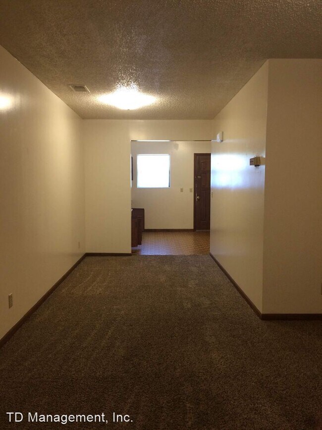 Building Photo - 906 S Pike Ave