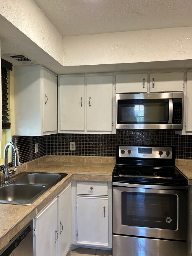 1562 SE Royal Green Cir Unit T204, Port Saint Lucie, FL 34952 Condo