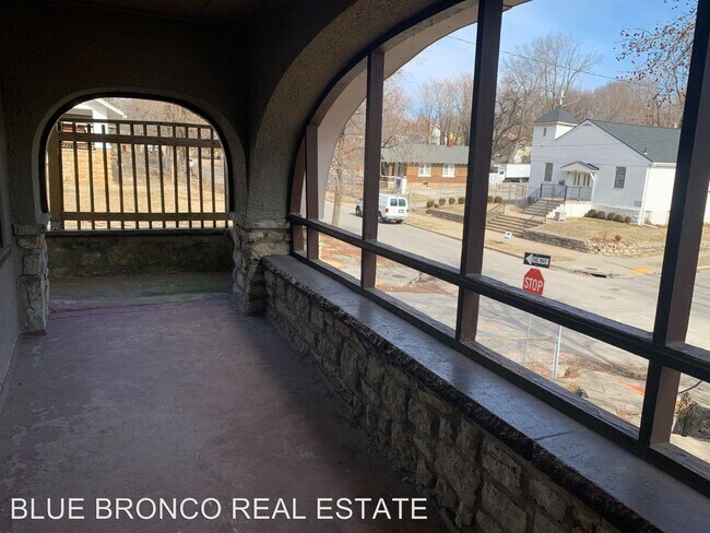 Building Photo - 4 br, 1 bath House - 3800 Chestnut Ave