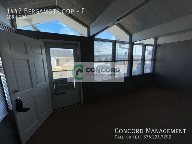 Building Photo - 1442 Bergamot Loop