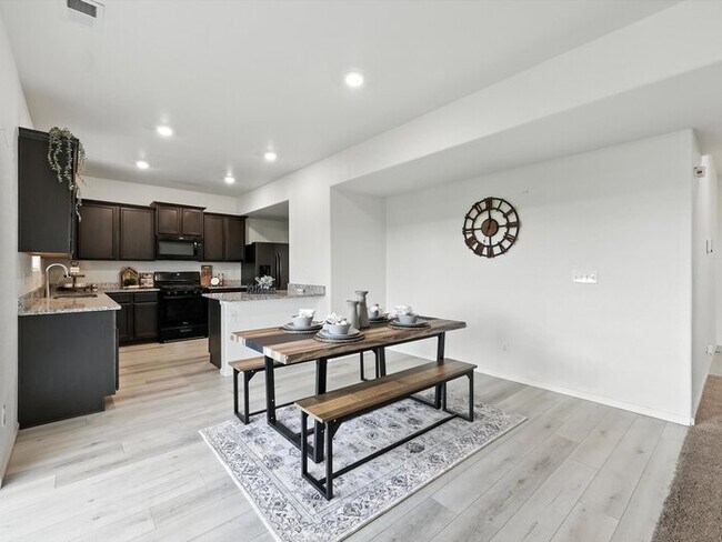 Foto del edificio - 9723 Borderpine Way
