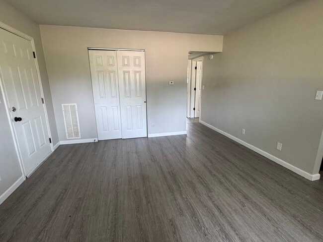 Building Photo - 3240 Heatherton Dr