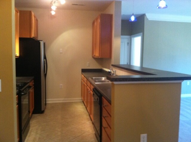 Foto del edificio - 2 BR Brookside Country Club Condo, Conveni...