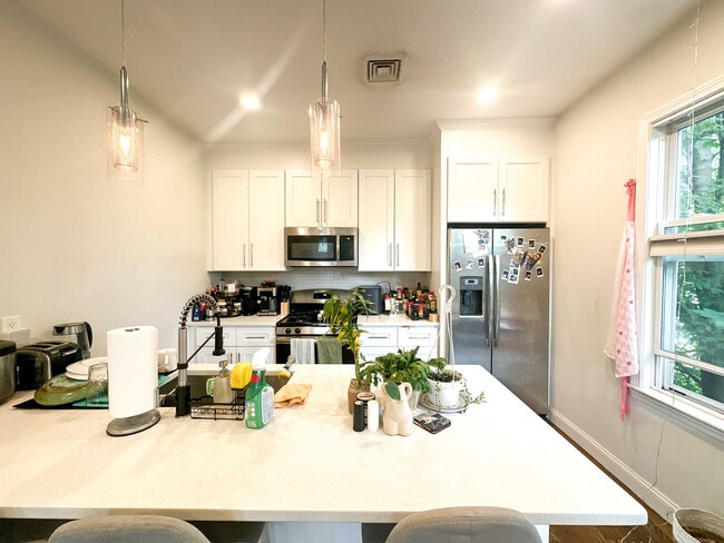 Photo - 77 Torrey St Apartment