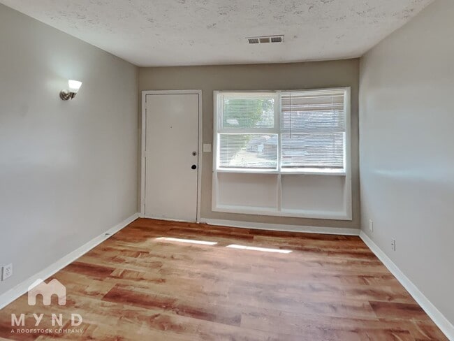 Foto del edificio - 450 Fairburn Rd NW