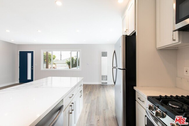 Foto del edificio - 3872 Bentley Ave