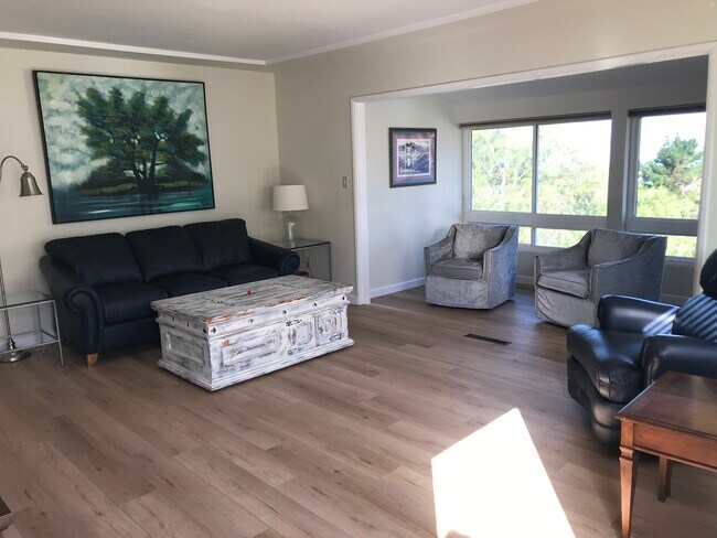 Foto del edificio - 4232 Witherby St