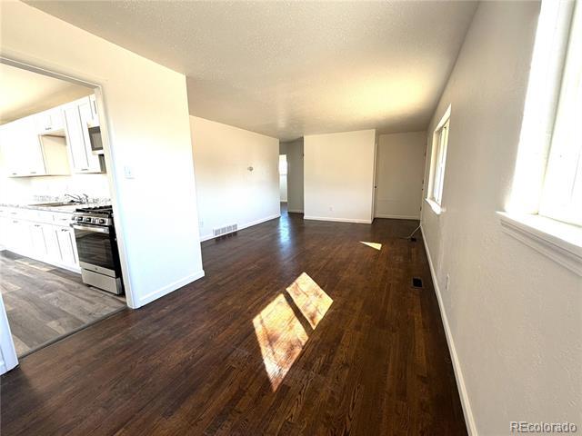 Foto del edificio - 9041 Clarkson St