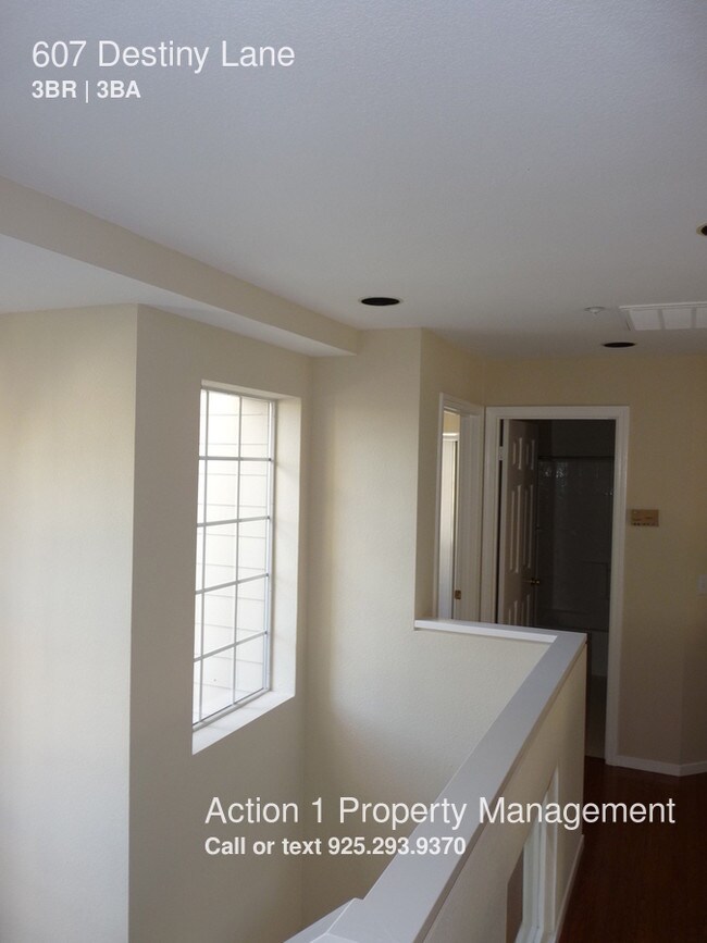 Building Photo - 607 Destiny Ln