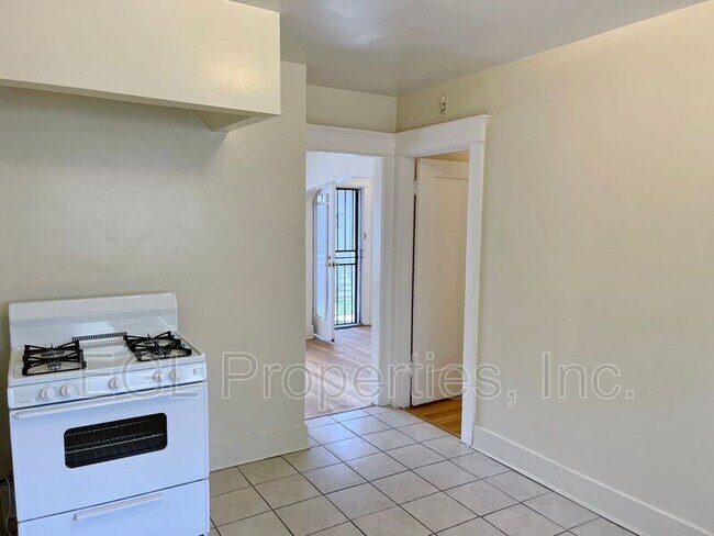 Foto del edificio - 3521 1/2 Mont Clair St