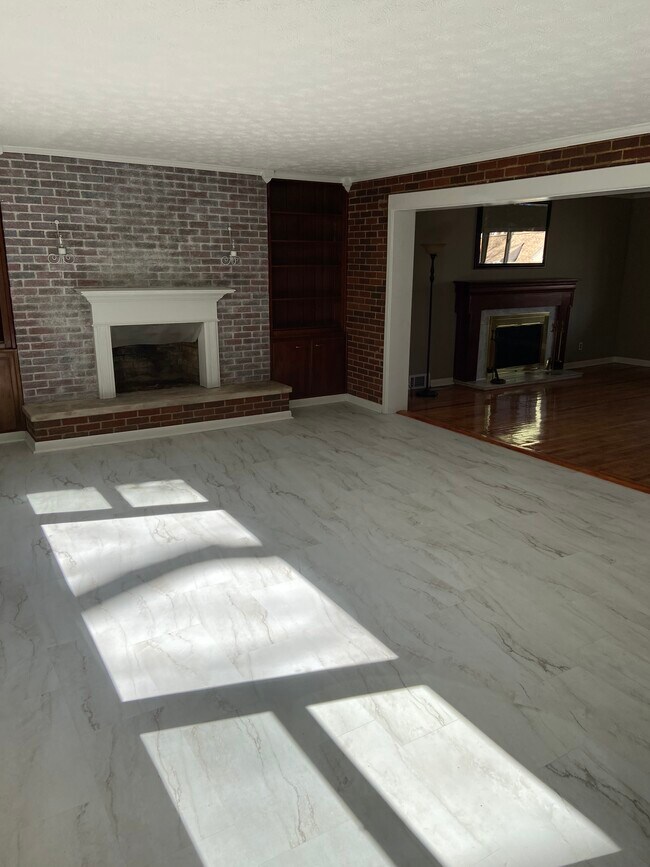 Building Photo - 26 Oakwood Rd