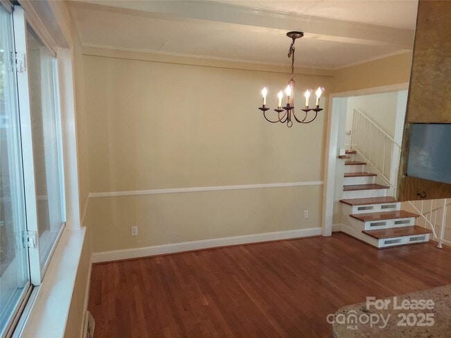 Building Photo - 3813 Selwyn Ave