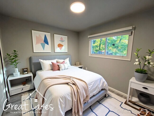Foto del edificio - Beautiful 2 Bedroom 1 Bathroom now availab...