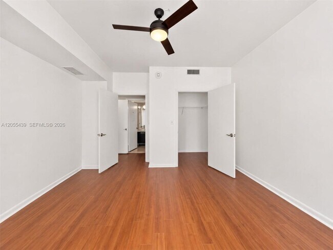 Foto del edificio - 253 NE 2nd St
