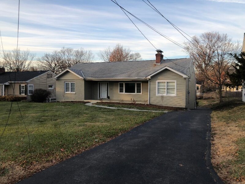 Primary Photo - 531 W Adams Ave