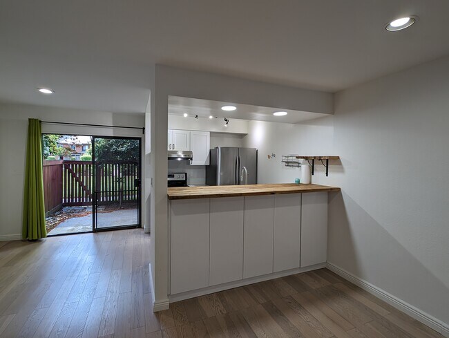 Photo - 38627 Cherry Ln Apartment