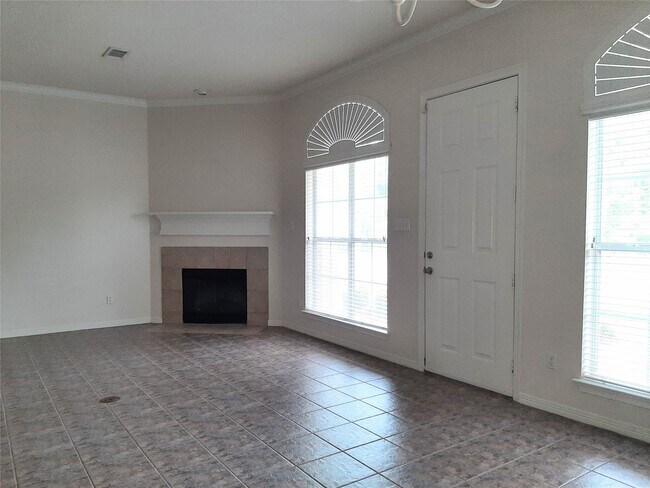 Foto del edificio - 12755 Mill Ridge Dr