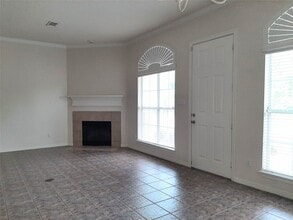 Building Photo - 12755 Mill Ridge Dr