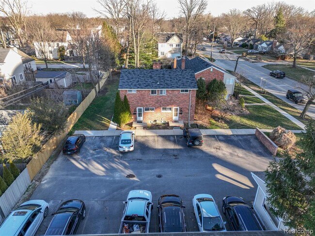 Building Photo - 587 14 Mile Rd