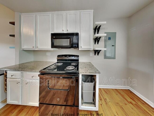 Building Photo - 1501 Stone Gate Ln SE