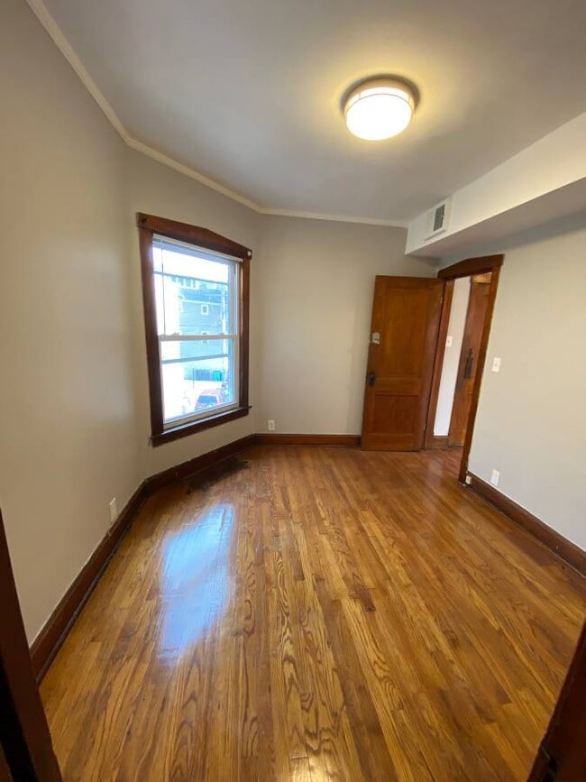 Building Photo - 2817 N Clybourn Ave