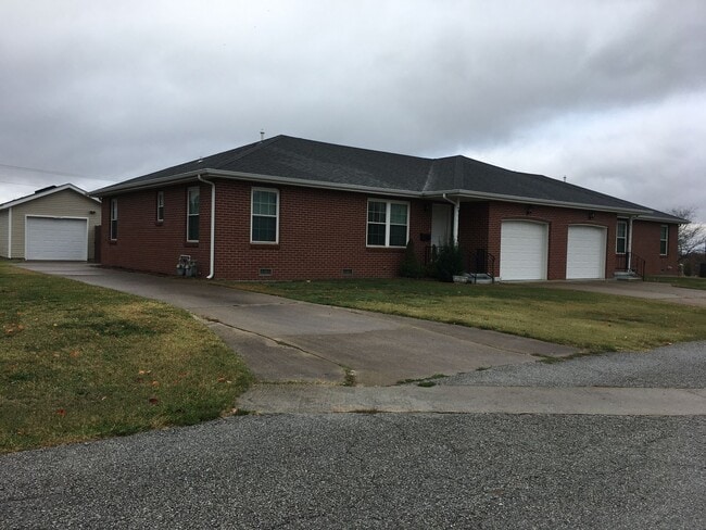Building Photo - Chris Lane Duplex