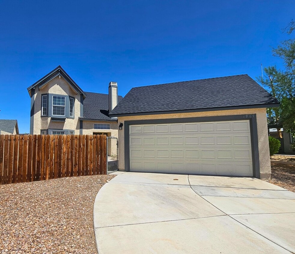 Foto principal - MOVE-IN READY 3BR/3BA SINGLE FAMILY HOME I...