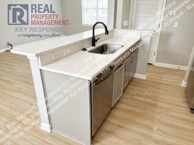 Foto del edificio - Fabulously Remodeled 3 Bed/2Bath Ranch nea...