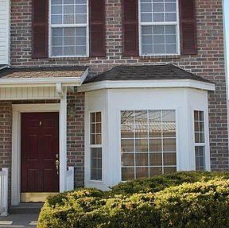 Encantador apartamento de 2 habitaciones y 1.5 baños ubicado en la comunidad de Parkside. - 879 Capital Ave