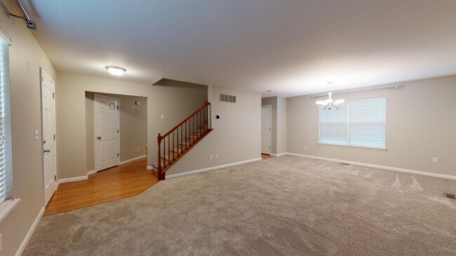 Building Photo - 2426 Glenmount Ct