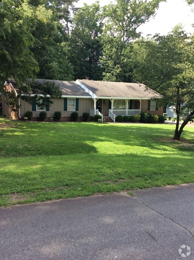 Building Photo - 112 Mina Dr