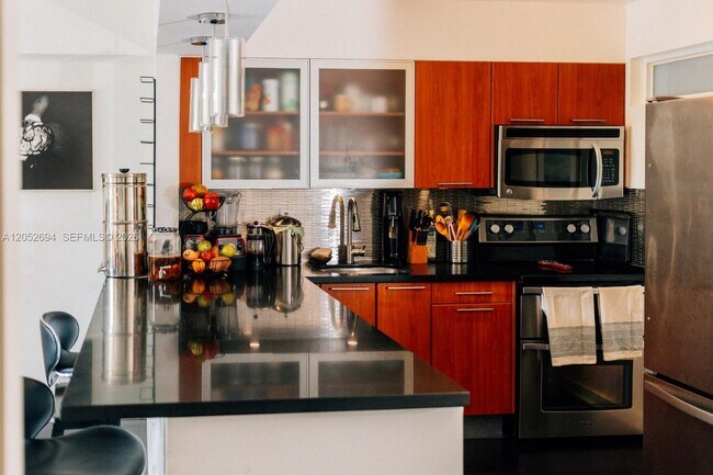Foto del edificio - 700 NE 63rd St
