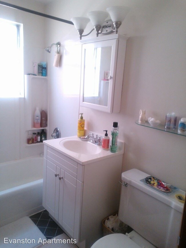 Foto del edificio - 4913-4913 Evanston Ave N