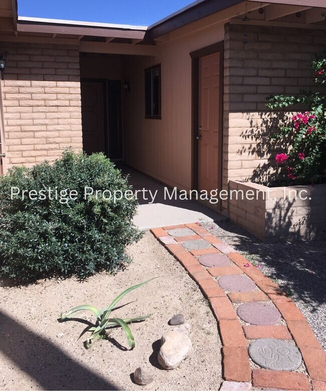 Foto del edificio - 3bd/2ba home tucked away in Northwest Tucs...