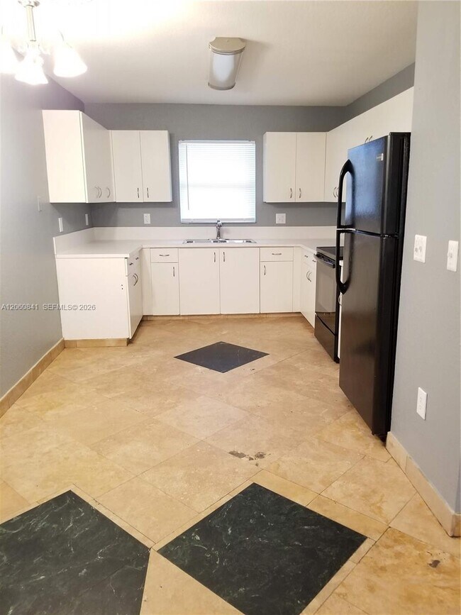 Foto del edificio - 2761 NW 6th St