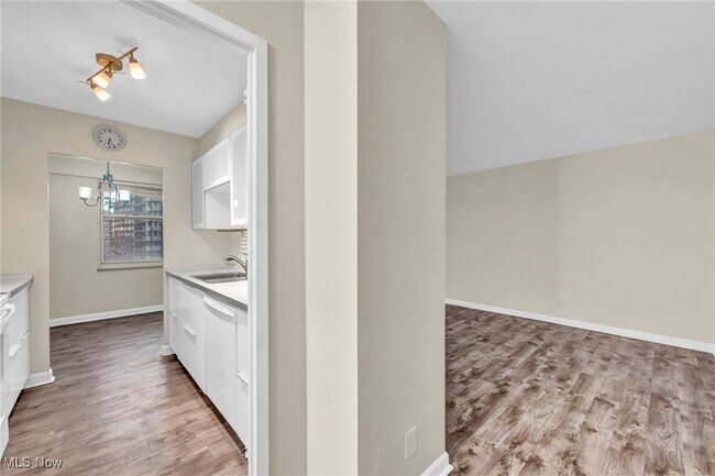 Foto del edificio - 11850 Edgewater Dr